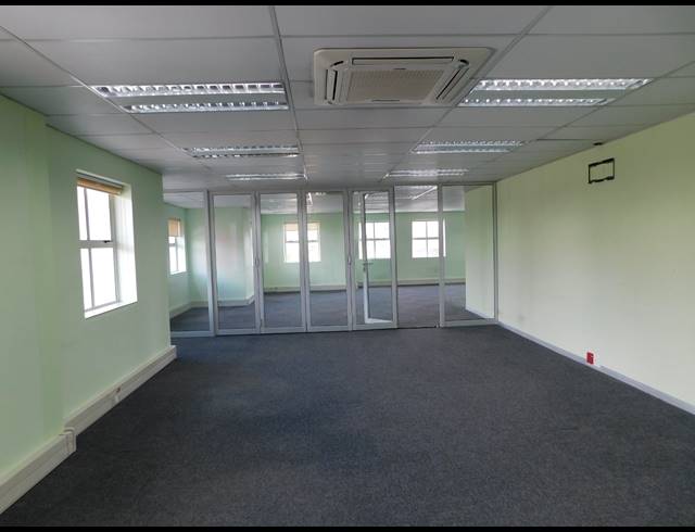 383M² OFFICE TO LET IN HYDE PARK